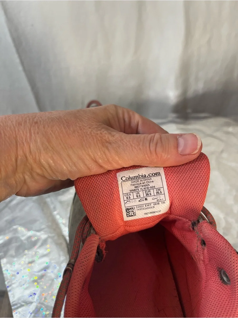 Columbia women’s size 8.5 Brown Suede Hiking Shoes - Rust Accents waterproof